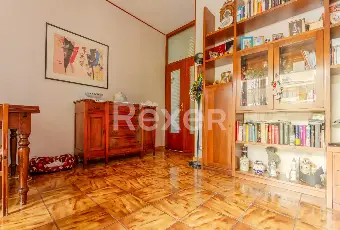 Rexer-Chieri-Ampio-appartamento-con-Terrazzino-Box-Auto-e-Posto-auto-Altro