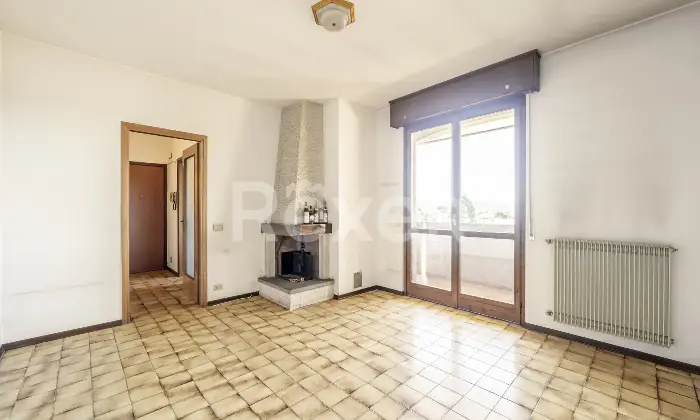 Rexer-SESTO-CALENDE-Ampio-trilocale-con-box-auto-e-vista-aperta-verso-le-montagne-Altro