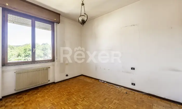 Rexer-SESTO-CALENDE-Ampio-trilocale-con-box-auto-e-vista-aperta-verso-le-montagne-Altro