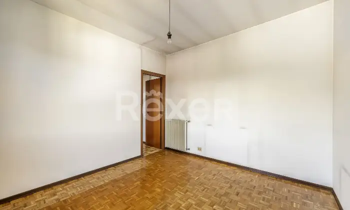 Rexer-SESTO-CALENDE-Ampio-trilocale-con-box-auto-e-vista-aperta-verso-le-montagne-Altro