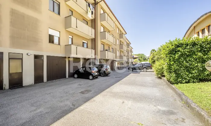 Rexer-SESTO-CALENDE-Ampio-trilocale-con-box-auto-e-vista-aperta-verso-le-montagne-Altro