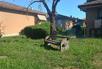 Rexer-SESTO-CALENDE-Ampio-trilocale-con-box-auto-e-vista-aperta-verso-le-montagne-Ingresso