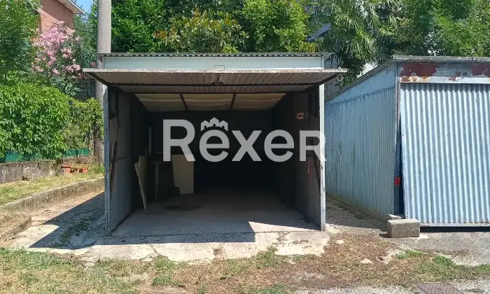 Rexer-Monguzzo-Trilocale-con-box-auto-e-cantina-Altro