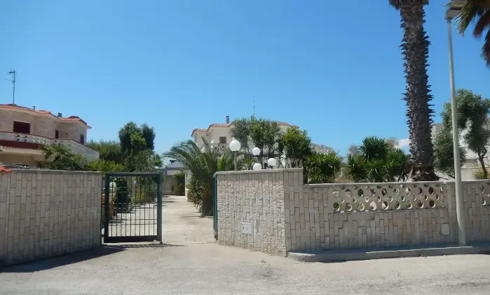 Rexer-Giovinazzo-Vendesi-VILLA-sul-mare-in-Via-Bari-a-Giovinazzo-Terrazzo