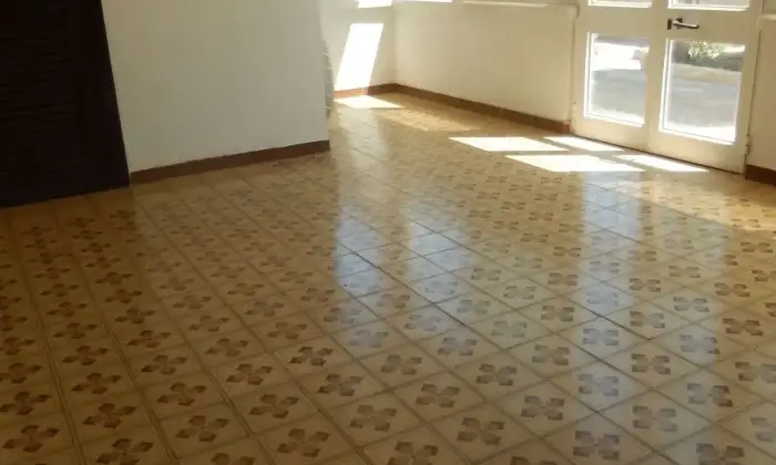 Rexer-Giovinazzo-Vendesi-VILLA-sul-mare-in-Via-Bari-a-Giovinazzo-Altro