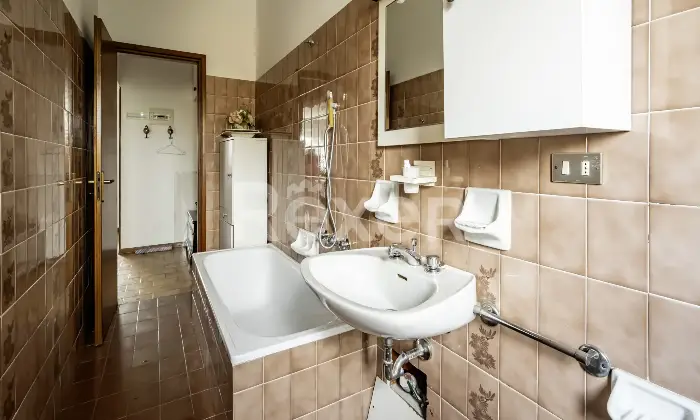 Rexer-Bologna-Appartamento-con-cantina-e-garage-Altro