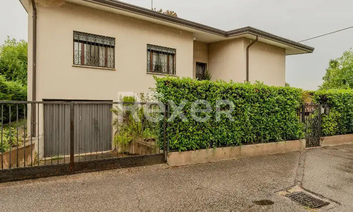 Rexer-Padova-Villa-singola-su-due-livelli-con-giardino-e-garage-Altro