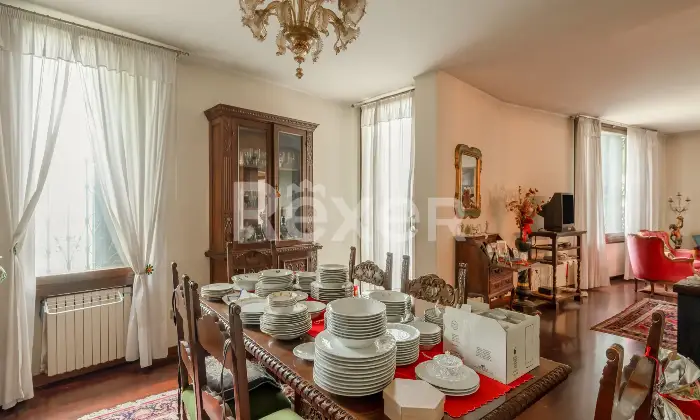 Rexer-Padova-Villa-singola-su-due-livelli-con-giardino-e-garage-Altro