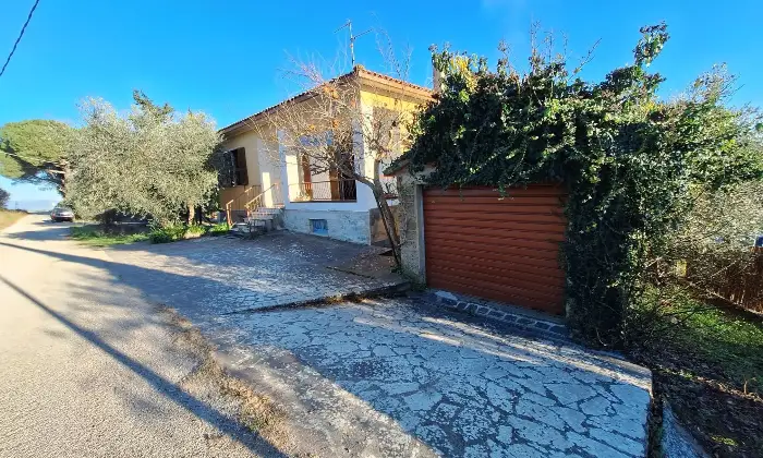Rexer-Castiglione-del-Lago-Casa-indipendente-con-giardino-e-garage-vicino-al-lago-Trasimeno-Altro