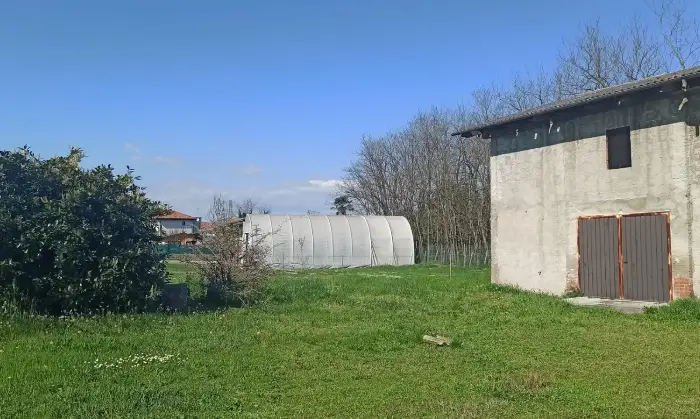 Rexer-Sesto-al-Reghene-Vendesi-lotto-edificabile-con-rustico-da-ristrutturare-a-Ramuscello-PN-Altro