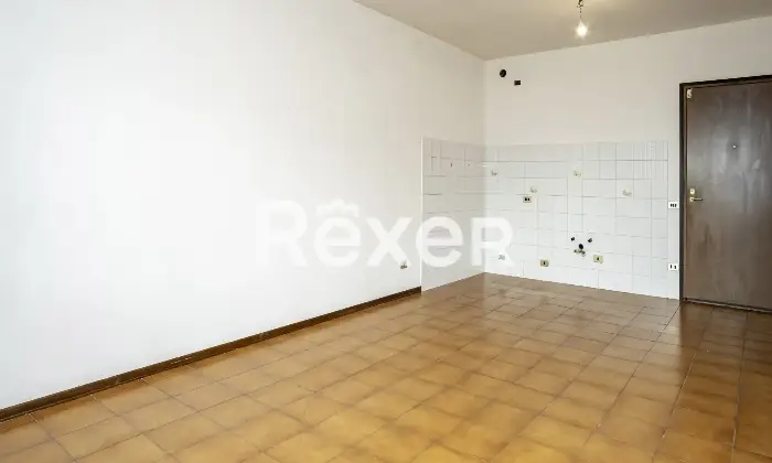 Rexer-Seriate-BILOCALE-CON-BOX-E-CANTINA-Altro