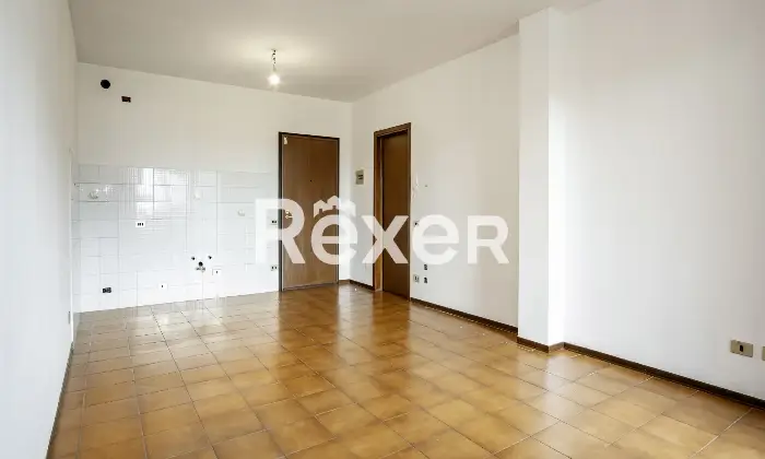 Rexer-Seriate-BILOCALE-CON-BOX-E-CANTINA-Altro