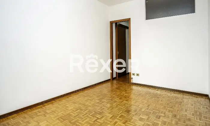 Rexer-Seriate-BILOCALE-CON-BOX-E-CANTINA-Altro