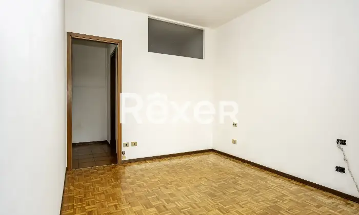 Rexer-Seriate-BILOCALE-CON-BOX-E-CANTINA-Altro