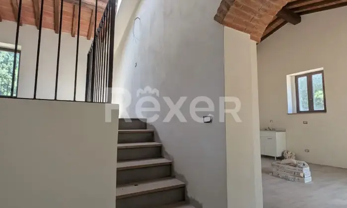 Rexer-San-Gimignano-Elegante-casale-con-vigneto-e-terreno-in-vendita-a-San-Gimignano-Altro