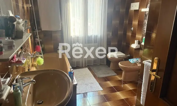 Rexer-Priabona-Intero-edificio-con-trattoria-appartamenti-e-ampi-spazi-accessori-Altro