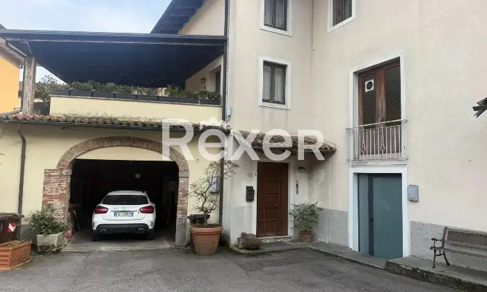 Rexer-Priabona-Intero-edificio-con-trattoria-appartamenti-e-ampi-spazi-accessori-Altro