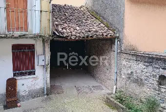 Rexer-Canzo-Appartamento-su-livelli-in-casa-di-corte-Altro