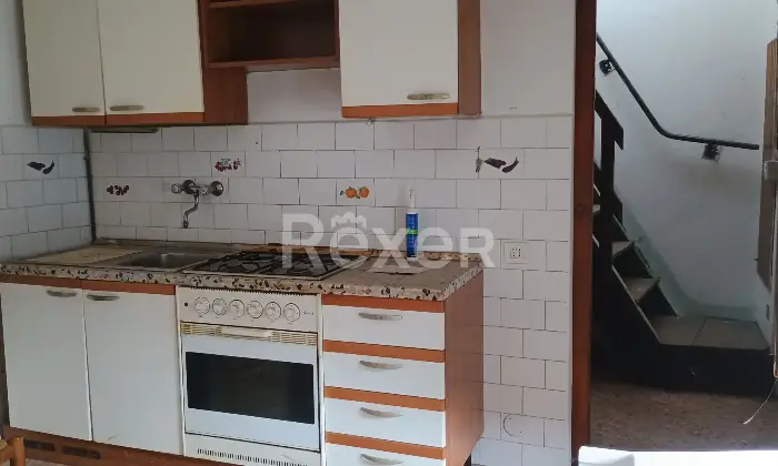 Rexer-Canzo-Appartamento-su-livelli-in-casa-di-corte-Altro