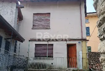 Rexer-Canzo-Appartamento-su-livelli-in-casa-di-corte-Altro