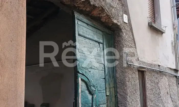 Rexer-Canzo-Appartamento-su-livelli-in-casa-di-corte-Altro