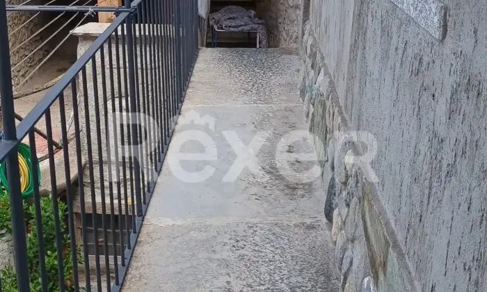Rexer-Canzo-Appartamento-su-livelli-in-casa-di-corte-Altro