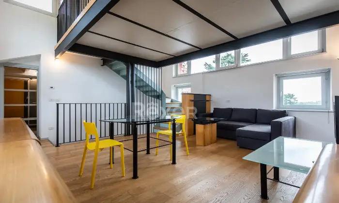 Rexer-TRICESIMO-Casa-Torre-semi-indipendente-su-quattro-livelli-con-box-doppio-e-cantina-Altro