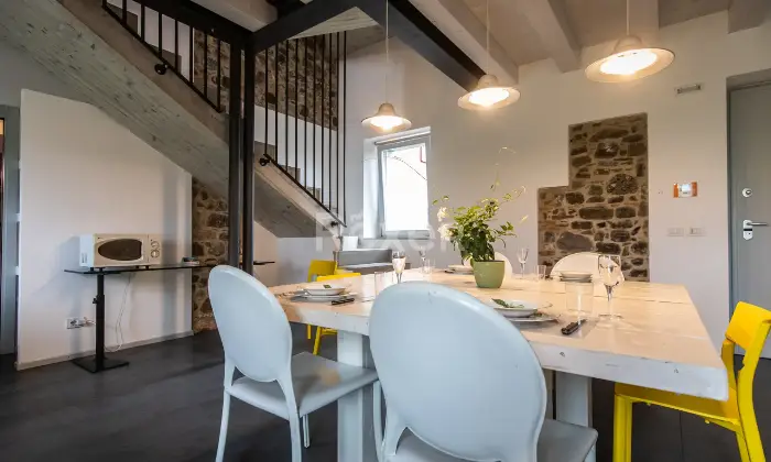 Rexer-TRICESIMO-Casa-Torre-semi-indipendente-su-quattro-livelli-con-box-doppio-e-cantina-Altro
