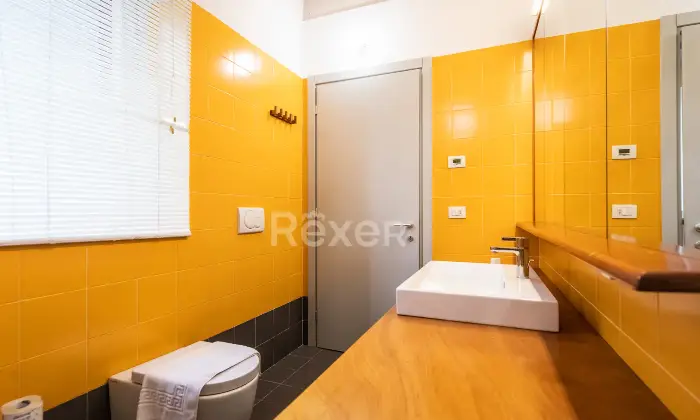 Rexer-TRICESIMO-Casa-Torre-semi-indipendente-su-quattro-livelli-con-box-doppio-e-cantina-Altro