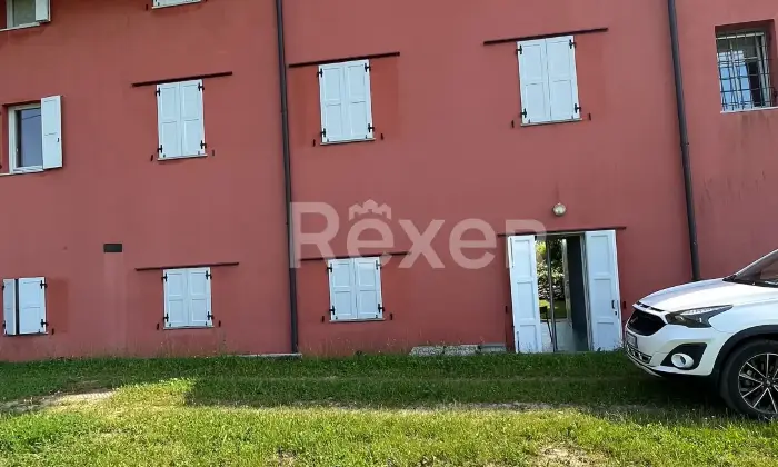 Rexer-TRICESIMO-Casa-Torre-semi-indipendente-su-quattro-livelli-con-box-doppio-e-cantina-Altro