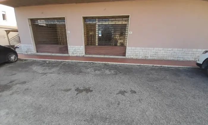 Rexer-Villa-Zaccheopetriccione-Ampio-locale-commerciale-con-vetrine-su-strada-Villa-Zaccheo-Castellalto-Altro