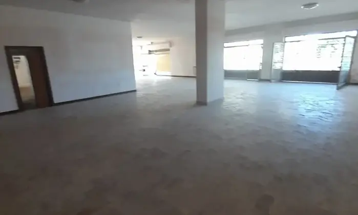 Rexer-Villa-Zaccheopetriccione-Ampio-locale-commerciale-con-vetrine-su-strada-Villa-Zaccheo-Castellalto-Altro