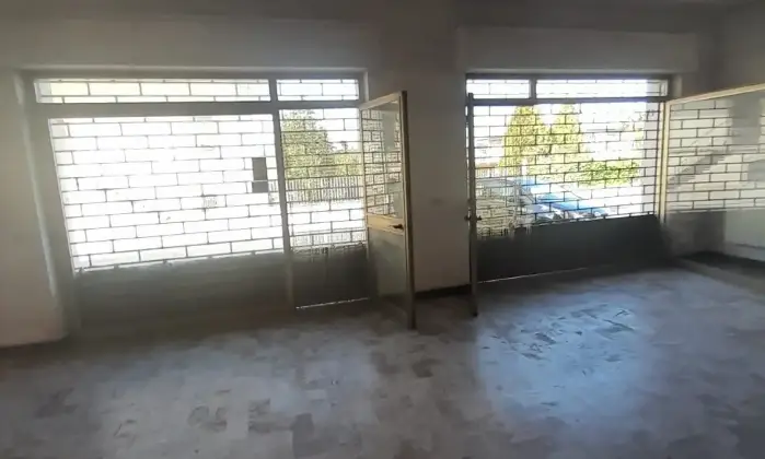 Rexer-Villa-Zaccheopetriccione-Ampio-locale-commerciale-con-vetrine-su-strada-Villa-Zaccheo-Castellalto-Altro
