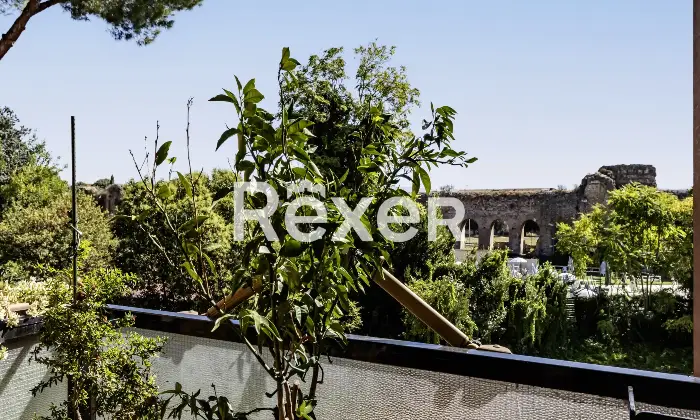 Rexer-Roma-Appartamento-in-Via-Deruta-con-box-auto-Altro