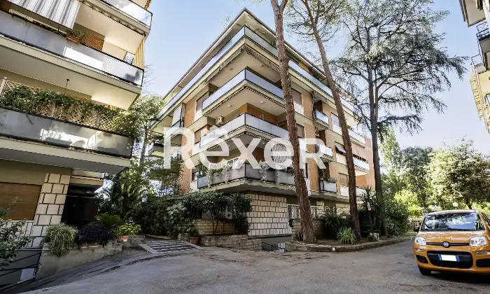 Rexer-Roma-Appartamento-in-Via-Deruta-con-box-auto-Altro
