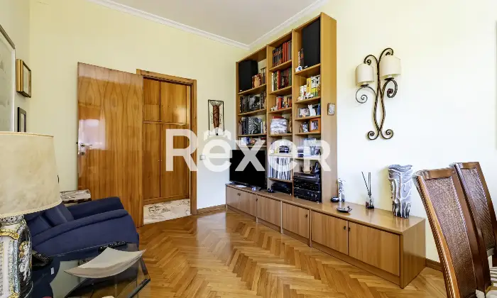 Rexer-Roma-Appartamento-in-Via-Deruta-con-box-auto-Altro