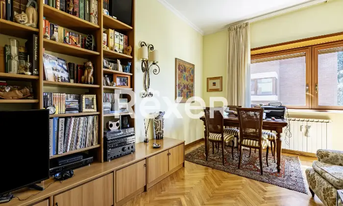 Rexer-Roma-Appartamento-in-Via-Deruta-con-box-auto-Altro