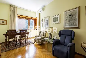 Rexer-Roma-Appartamento-in-Via-Deruta-con-box-auto-Altro