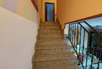 Rexer-Torraca-Casa-indipendente-con-giardino-e-vista-montagna-Altro