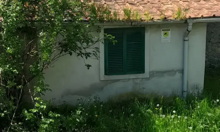 Rexer-Castel-del-Piano-Vendesi-casa-indipendente-Box