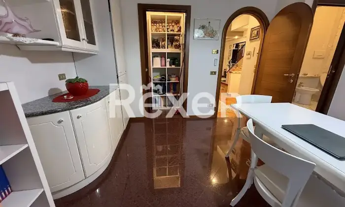 Rexer-Prato-Villa-luminosa-con-giardino-e-terrazzi-in-muratura-Prato-zona-residenziale-Altro