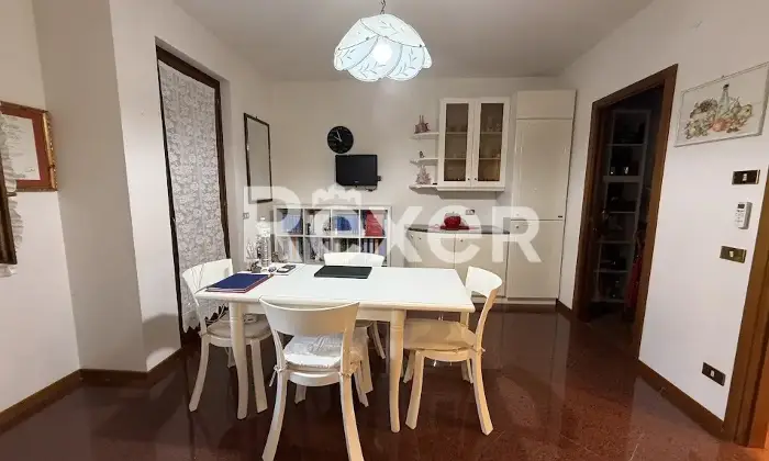 Rexer-Prato-Villa-luminosa-con-giardino-e-terrazzi-in-muratura-Prato-zona-residenziale-Altro