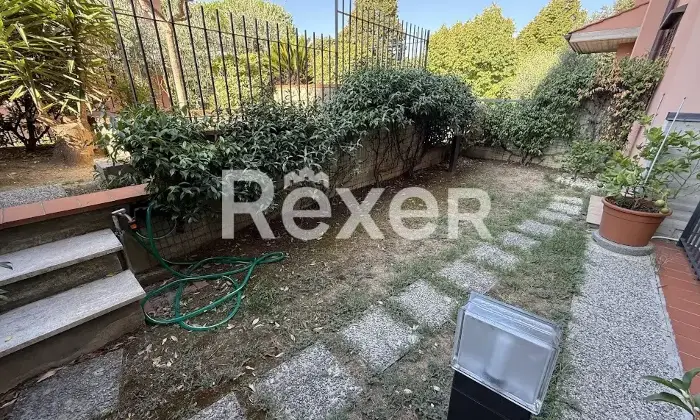 Rexer-Prato-Villa-luminosa-con-giardino-e-terrazzi-in-muratura-Prato-zona-residenziale-Altro