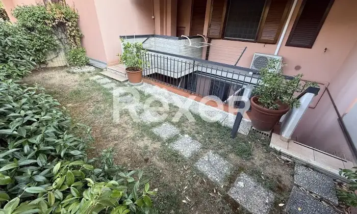 Rexer-Prato-Villa-luminosa-con-giardino-e-terrazzi-in-muratura-Prato-zona-residenziale-Altro