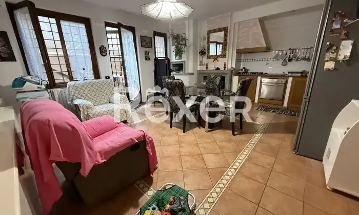 Rexer-Prato-Villa-luminosa-con-giardino-e-terrazzi-in-muratura-Prato-zona-residenziale-Altro