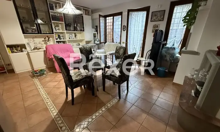 Rexer-Prato-Villa-luminosa-con-giardino-e-terrazzi-in-muratura-Prato-zona-residenziale-Altro