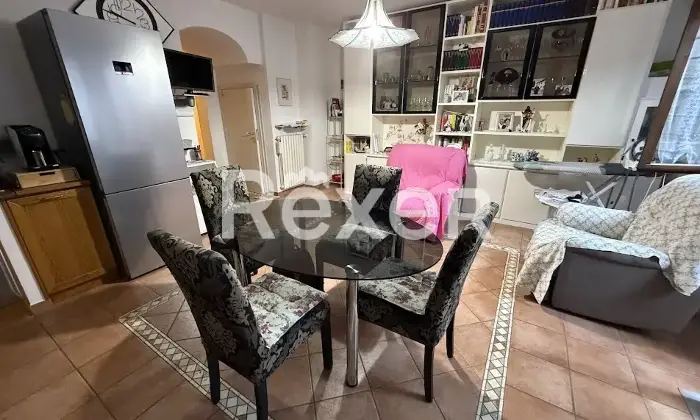 Rexer-Prato-Villa-luminosa-con-giardino-e-terrazzi-in-muratura-Prato-zona-residenziale-Altro