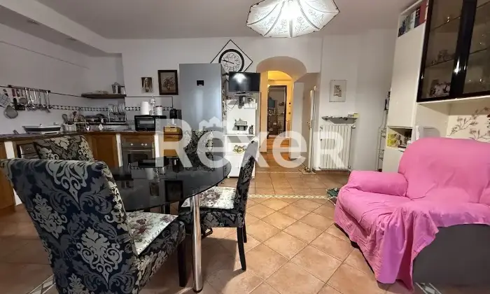 Rexer-Prato-Villa-luminosa-con-giardino-e-terrazzi-in-muratura-Prato-zona-residenziale-Altro