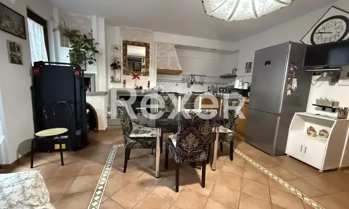 Rexer-Prato-Villa-luminosa-con-giardino-e-terrazzi-in-muratura-Prato-zona-residenziale-Altro