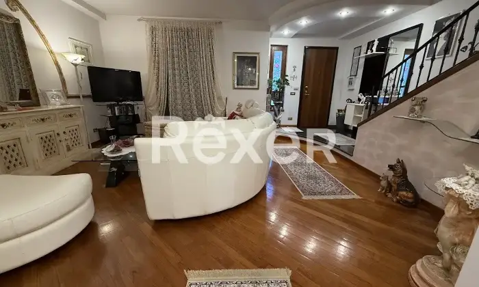 Rexer-Prato-Villa-luminosa-con-giardino-e-terrazzi-in-muratura-Prato-zona-residenziale-Altro